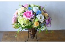 フラワーアレンジメント　淡色基調【お誕生日】【プレゼント】【記念日】【ご結婚お祝い】【お土産】大切な方への【贈り物】に【 大阪府 門真市 】