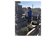 《神戸市内霊園限定》 お花屋さんが行う、お墓参り代行サービス 仏花・写真付き報告書