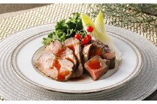 ダイリキ特製ローストビーフ　600g（300g×2）ソース付