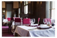 【LE UN 神戸迎賓館】ペアランチ食事券《グラススパークリング付、前菜・スープ・メイン料理・デザート・パン・食後の飲み物》