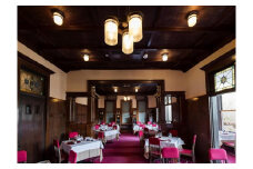 【LE UN 神戸迎賓館】ペアランチ食事券《アミューズ・前菜・スープ・魚料理・肉料理・本日のデザート・パン・食後の飲み物》