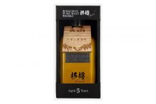 六甲山蒸溜所 ピュアモルトウイスキー 杉樽フィニッシュ 5年　500ml瓶 （化粧箱付）