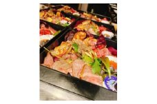 TAROの肉おせち料理（12月30日または31日にお届け／指定不可）