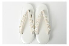 ぞうり　草履　松青海波の刺繍花緒　白　Ｍサイズ　お着物に　きものに [№5275-0280]