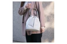 豊岡鞄 TUTUMU sacca Rich S4700RI Sグレー/ 巾着型 2WAY BAG ショルダーバッグ 手提げバッグ ショルダベルト付き レディース 高級 おしゃれ バッグ かばん カバン 鞄 グレー 灰色