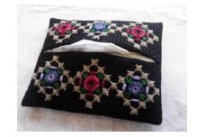花柄刺繍のポケットティッシュケース