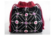 花柄刺繍の巾着袋