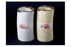 竜山石カップ（ペア）”歓杯(かんぱい)”　優しい肌ざわり　上品と素朴の共存　優しい　柔らか　重厚感　高級感　ハイアロクラスタイト　稀な石　石の食器　世界に一つ　自分専用