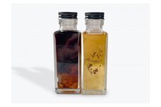 紅茶専門店The Jardinの茶葉を煮詰めて作ったオリジナルティソース   　   ウバとおまかせのシロップの２本セット　上品な甘み　トースト　パンケーキ　アイスクリーム　高砂市

