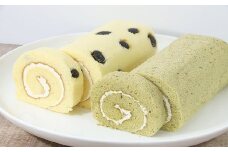 但馬のめぐみロール２種セット(朝来みどり・黒豆) 朝来みどり 茶葉 丹波黒大豆 黒豆煮  地元食材 ロールケーキ 卵たっぷり しっとりなめらか 素材の味 風味豊か