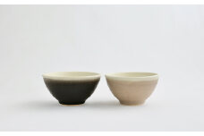【Awabi ware】掛け分け茶碗 大小ペアセット（大/黒マット・小/ベージュ） 《決済から3ヶ月前後で発送》