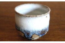 山田錦ぐい呑（わら灰釉、黒アメ釉掛け分け）[ぐいのみ 食器 酒器 お猪口 おちょこ 日本酒 お酒 酒]