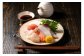 むらさきの滴は、一般の濃口しょうゆに比べ濃度とうま味、風味が高く、色が濃いのが特徴。お刺身やお寿司のつけ醤油に最適。