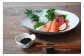 黒大豆醤油は、ジャンル問わず幅広いお料理にお使いいただけます。お刺身、牛肉のステーキなどにも黒大豆のコクがマッチします。