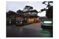 宿泊券（ペア）『 むさし野 別館鹿鳴山荘宿泊券（ペア）１泊２食付』 懐石料理 宿泊チケット 世界遺産 古都 奈良県 奈良市 ならB-25