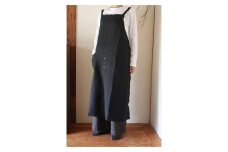 エプロン 〈すりっとエプロン・long〉 Fu-ra 【カラー：ブラック】 おしゃれエプロン ロング丈 奈良県 奈良市 なら 33-011