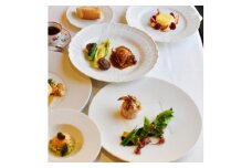 フレンチレストラン「ヴィラージュ・アキヨシ」ランチペアお食事券【1225833】