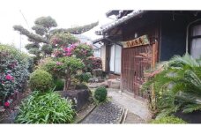古民家の宿“かしの木庵”　（一棟貸し宿泊券）（４名様１泊）
※着日指定不可