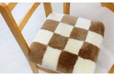 奈良 (株)マスダ製 ムートン座布団 4枚組 チェック柄 ブラウン 40cm×40cm／ ムートン 羊毛皮 羊毛 スプリングラム 100％使用 座布団 ラグ インテリア オールシーズン 通年 贈り物 プレゼント 誕生日 記念日 株式会社マスダ 奈良県 宇陀市 ふるさと納税