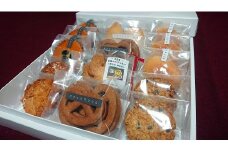 ケーキ工房菜の花 無添加 信貴山寅クッキーと焼菓子(中)