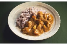 大和肉鶏と明日香野菜をつかった「飛鳥カレー」と古代三色米＜３人前セット＞