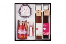 梅干し 新うめ三昧セット（梅干、ドレッシング、うめ旨やきたれ、うめ塩、トマトとうめのパスタソース） / 和歌山 田辺市 紀州南高梅 南高梅 梅干し 梅干 梅 うめ 肉厚 お米 おにぎり 焼酎 梅酒 健康 うす塩味 はちみつ梅 みかん梅 うめドレッシング ドレッシング 梅塩 うめ塩 パスタソース パスタ セット 詰合せ【isg032-1】