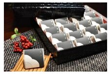 【ギフト用】高級南高梅邑咲（昆布旨味）個包装20粒入 紀州塗箱 網代模様仕上 【SW92】