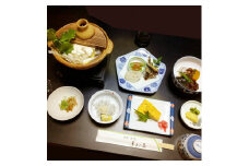 Z6128_創業86年 昭和初期の料理旅館 ペア 宿泊券 1泊朝食付き 2名様