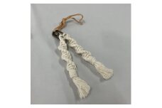 【ハンドメイド】マクラメ　キーホルダー　ペア2個　(ホワイトセット) /  マット テーブルウェア 敷物 雑貨 手作り【stn005-1】