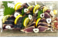 ＼鮮度抜群／ 太地町産 かつおのタタキ 約1kg 【柵でお届け】【冷蔵便】 鰹 カツオ 鰹のタタキ カツオのたたき 国産 太地町【tgk109】