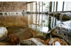 ぬるツル美肌の湯　美都温泉の源泉水（足湯・手湯・その他 用）18リットル【うるうる美肌 美都温泉 源泉水 アルカリ性単純温泉 温泉水 原水 無色透明 無臭 温泉水】