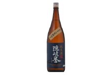 【ふるさと納税】【西ノ島町の自信作！】隠岐誉純米酒山田錦1.8L～米の旨みが際立つ、島の食卓を彩る一本～ 日本酒 人気日本酒 おすすめ 酒造 鮮魚 魚介 海鮮 刺身 串 焼き魚 煮付け揚げ イタリアン に合う プレゼント ギフト 銘酒 贈り物 贈答 家飲み 晩酌 お中元 お歳暮 記念日 父の日 ご当地