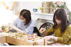 フラワー教室 手作りボタニカルキャンドル体験とお花がいっぱいのアトリエで記念撮影【キャンドルホルダー キャンドルケース キャンドル ボタニカル リラックス 癒し ギフト お祝い 岡山県 倉敷市 おすすめ 人気】