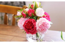 水換え不要!!ピオニー（芍薬）の花瓶に入った花束：Pink【2色】【ハンドメイド アーティフィシャルフラワー 造花 芍薬 しゃくやく 花瓶 お花 花 岡山県 倉敷市 おすすめ 人気】