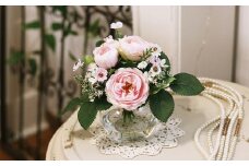水替え不要!!桜色ローズとグリーン ガラス花瓶付きアレンジ（クリアBOX入り）光触媒加工付き【ハンドメイド アーティフィシャルフラワー 造花 ローズ 花瓶 お花 花 岡山県 倉敷市 おすすめ 人気】