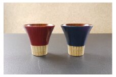 【漆工芸・黄薇彫】色漆・ぐい呑み『逆さ富士』／赤・青ペア037-001