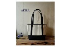 【AKIRAオリジナル】【マツコの知らない世界 で紹介されました！】 中型レディストートバッグ ショルダータイプ ストライプ×濃紺デニム 軽量 軽い 日本製 キャンバス 帆布 横型 肩掛け 通勤 通学 大容量 上質 カジュアル オシャレ レディース カバン 鞄 バック
