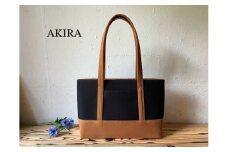 【 AKIRA オリジナル】【 マツコの知らない世界 で紹介されました！】職人手作り 中型スリムトートバッグ 黒×茶色帆布 軽量 軽い 日本製 キャンバス 帆布 横型 肩掛け 通勤 通学 大容量 上質 カジュアル オシャレ レディース カバン 鞄 バック