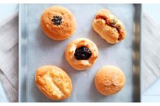 グルテンフリーパン ふわもち食感 米粉のやさしいパン ／ 惣菜パン・菓子パン 詰め合わせ 計20個入り 5種類 各4個 パン ぱん パンウインナーパン チーズクッペ クリームチーズ ブルーベリージャム こしあんぱん クリームパン