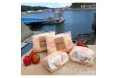 いちごの日常（苺生クリームクレープと苺チョコ生クリームクレープ）２種類各5個【菓子 おかし スイーツ デザート 食品 人気 おすすめ】