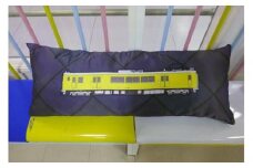 電車の抱き枕  JR宇部線・小野田線デザイン 100cm×40cm　(現行色) ＪＲ西日本商品化許諾済　【山口県 宇部市 ＪＲ西日本 運行 宇部線 小野田線 国鉄 車両 105系 123系  駅名 文字 レイアウト 抱き枕  電車 枕 インテリア シック 普段使い  寝具 眠り コレクション 乗り物 プレゼント ギフト 贈り物 誕生日】