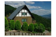 宿泊 キャンプ 徳島 宿泊券 7人棟 8,000円分 バンガロー コテージ ロッジ ログハウス アスレチック アクティビティ 体験 観光 自然 子供 女性 家族連れ 徳島県 三好市