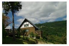宿泊 キャンプ 徳島 宿泊券 10人棟 12,000円分 バンガロー コテージ ロッジ ログハウス アスレチック アクティビティ 体験 観光 自然 子供 女性 家族連れ 徳島県 三好市