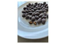 【ふるさと納税】和三盆でキャラメリゼしたアーモンドチョコレート200ｇ
