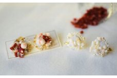 【宝石珊瑚】 (選べる) 赤、白、ピンク珊瑚の刺繍ピアス イヤリング 【株式会社ケンセン35】 [ATAR050-02]