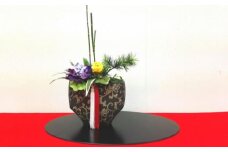 【縦長迎春花飾り】葉ぼたん　トレー・赤クロス付き　らんまん 花 雑貨 造花 インテリア お祝い ギフト 贈答 人気 送料無料 高知市 【花工房美呂】 [ATCO026]