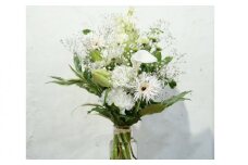 【3回定期便】生花花束 お供えM 初回花瓶付/花 ブーケ ホワイト 定期 毎月 生花 花 フラワー 【株式会社tomoni】 [ATCG004]
