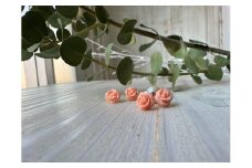 あなたのお気に入りNo.1に… 優しいピンク珊瑚 ローズ彫刻ホワイトゴールドピアス フェイクパールキャッチ付き【有限会社米沢サンゴ店】 [ATCX003]
