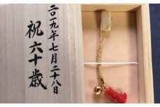 室戸市産　血赤珊瑚特大枝の根付ストラップ　桐箱入り