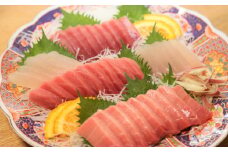 天然マグロ中トロ４種食べくらべセット（本マグロ、ミナミマグロ、メバチマグロ、ビンナガマグロ　各１柵）